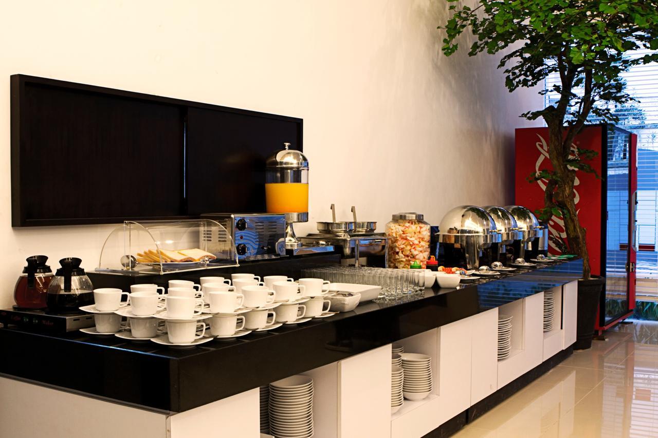 Amaris Hotel Cihampelas บันดุง ภายนอก รูปภาพ